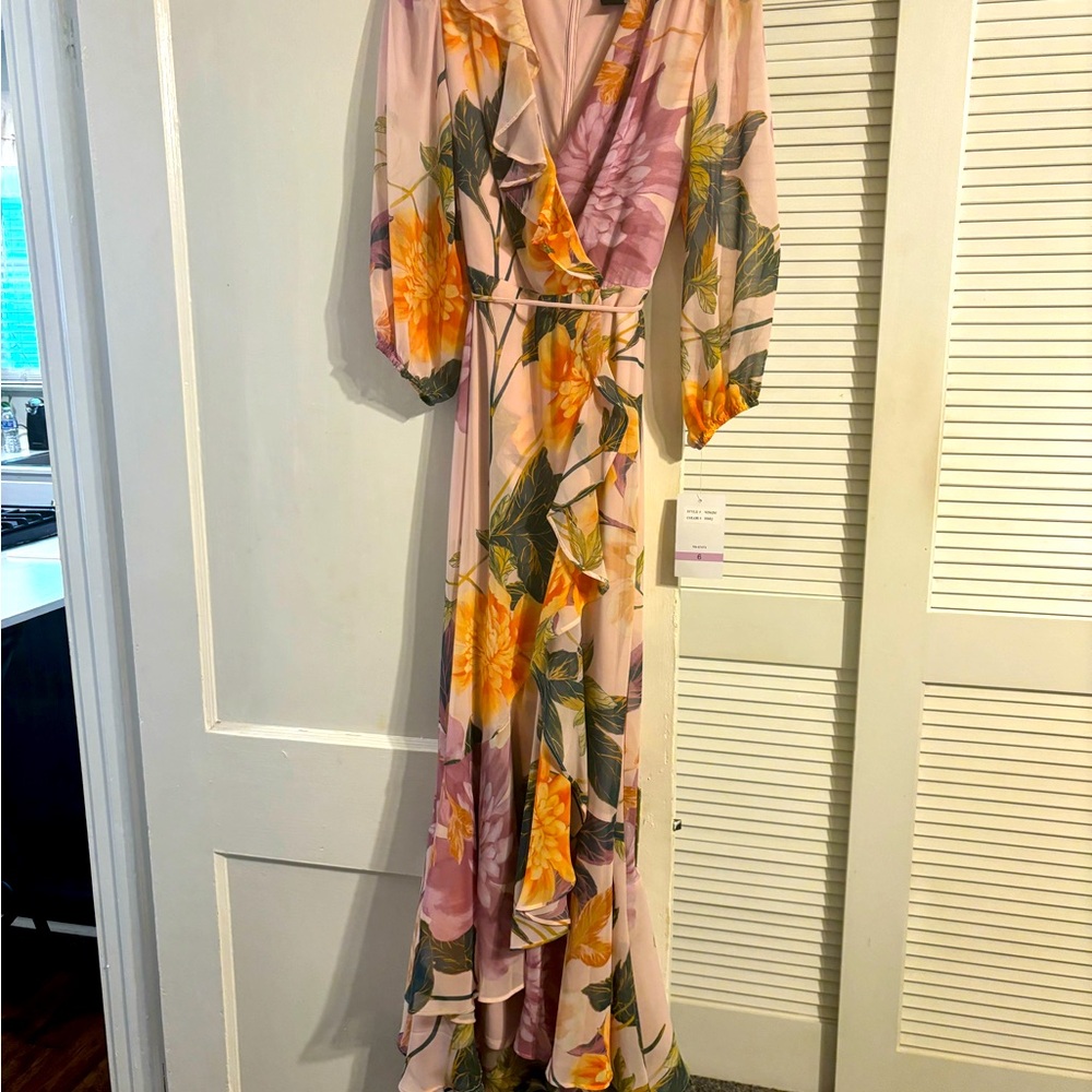 Gorgeous & elegant  maxi  dress. Color is rose,orange , purple, green .